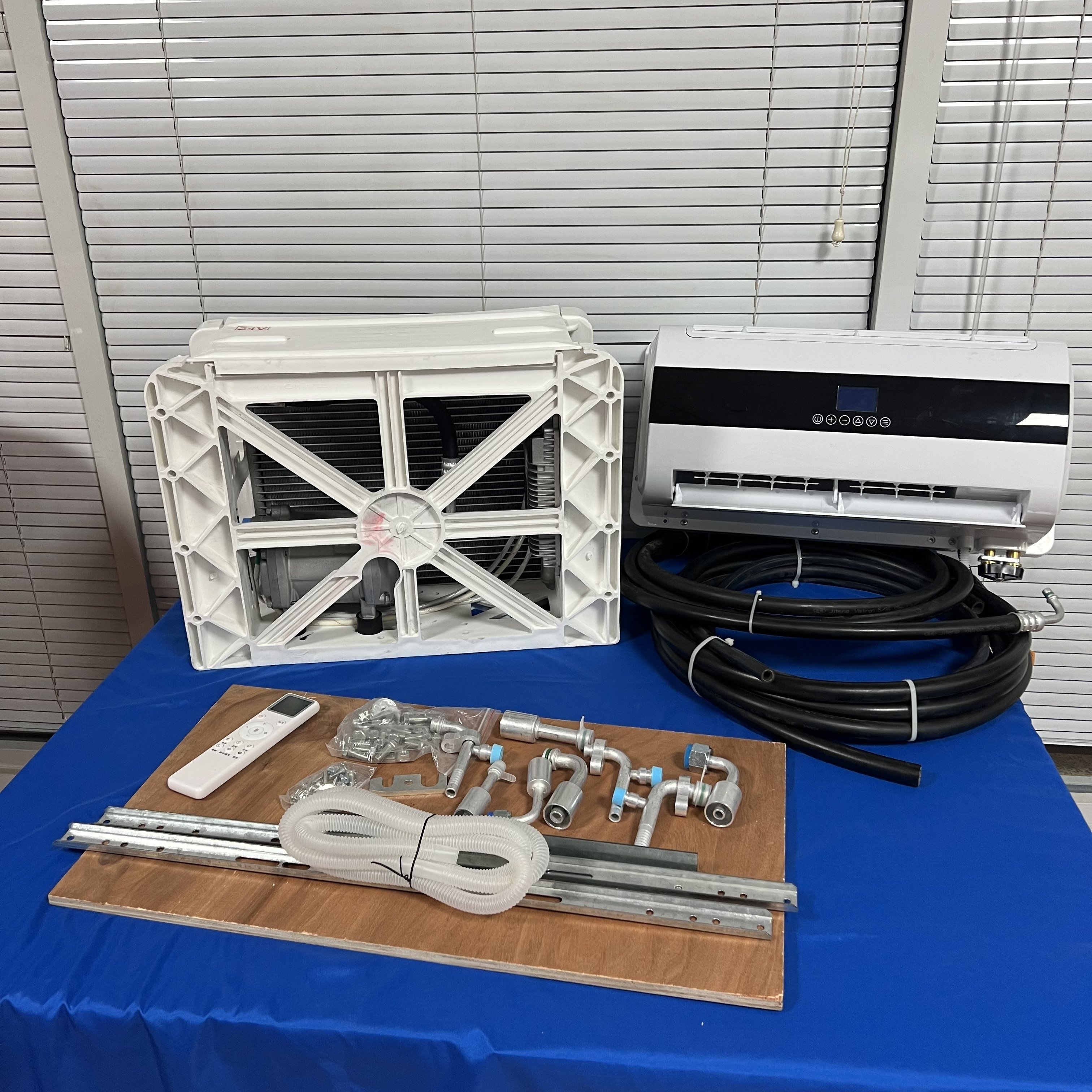 Split square Housing 12V/24V/48V/72V Truck RV Parking air Conditioning
