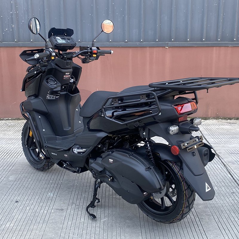 Selling EPA DOT Certified 150CC 200CC Gasoline Scooters Comfortable Air Cooled Tank MP3 Speaker EFI System Disc Brake