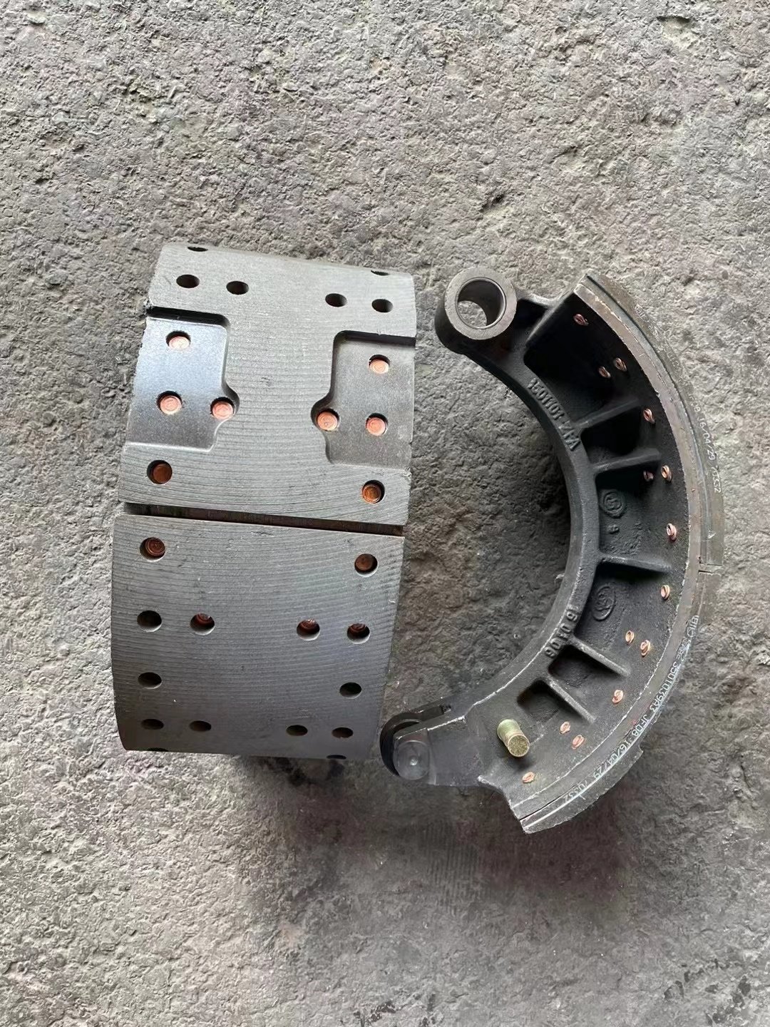 SHACMAN Truck Brake System Parts Brake Shoes DZ9112340061 HD90149340093
