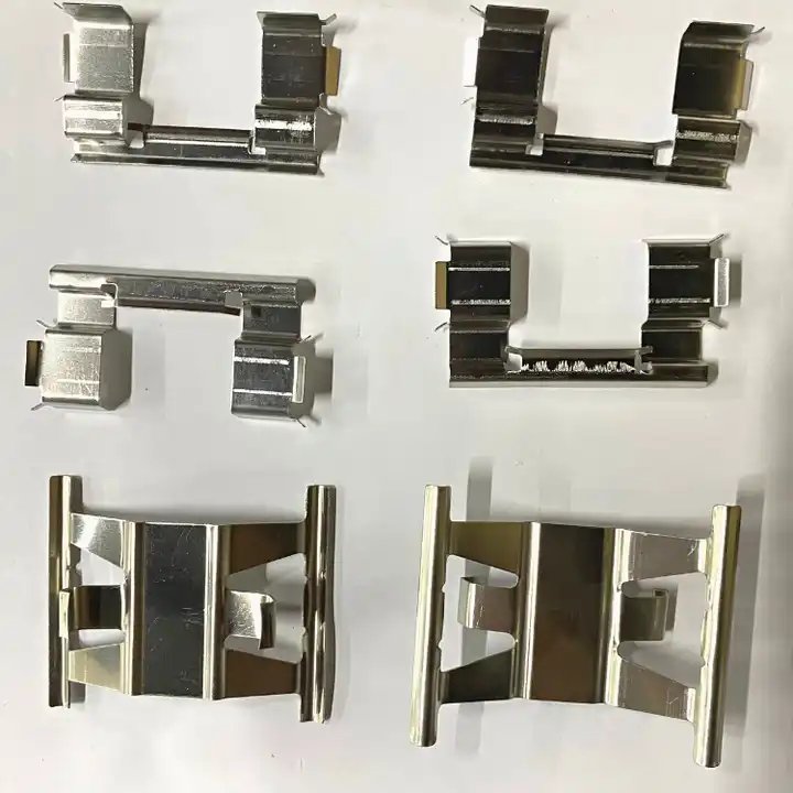 D242 Stamping Stainless Steel Brake Pads Spring Clips Wholesale Brake Pad Fitting Kit Brake Pad Clips for toyota