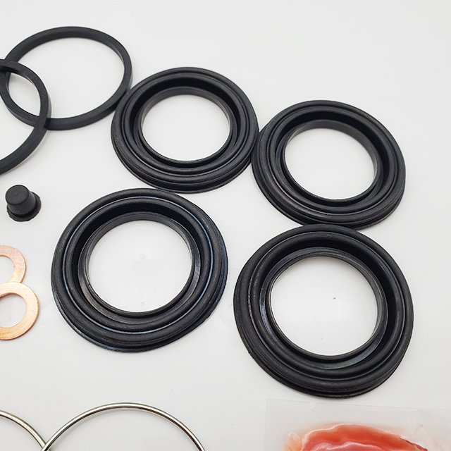 High Quality Front Disc Brake Cylinder Caliper Seal Kit 04479-60070 for LAND CRUISER J70