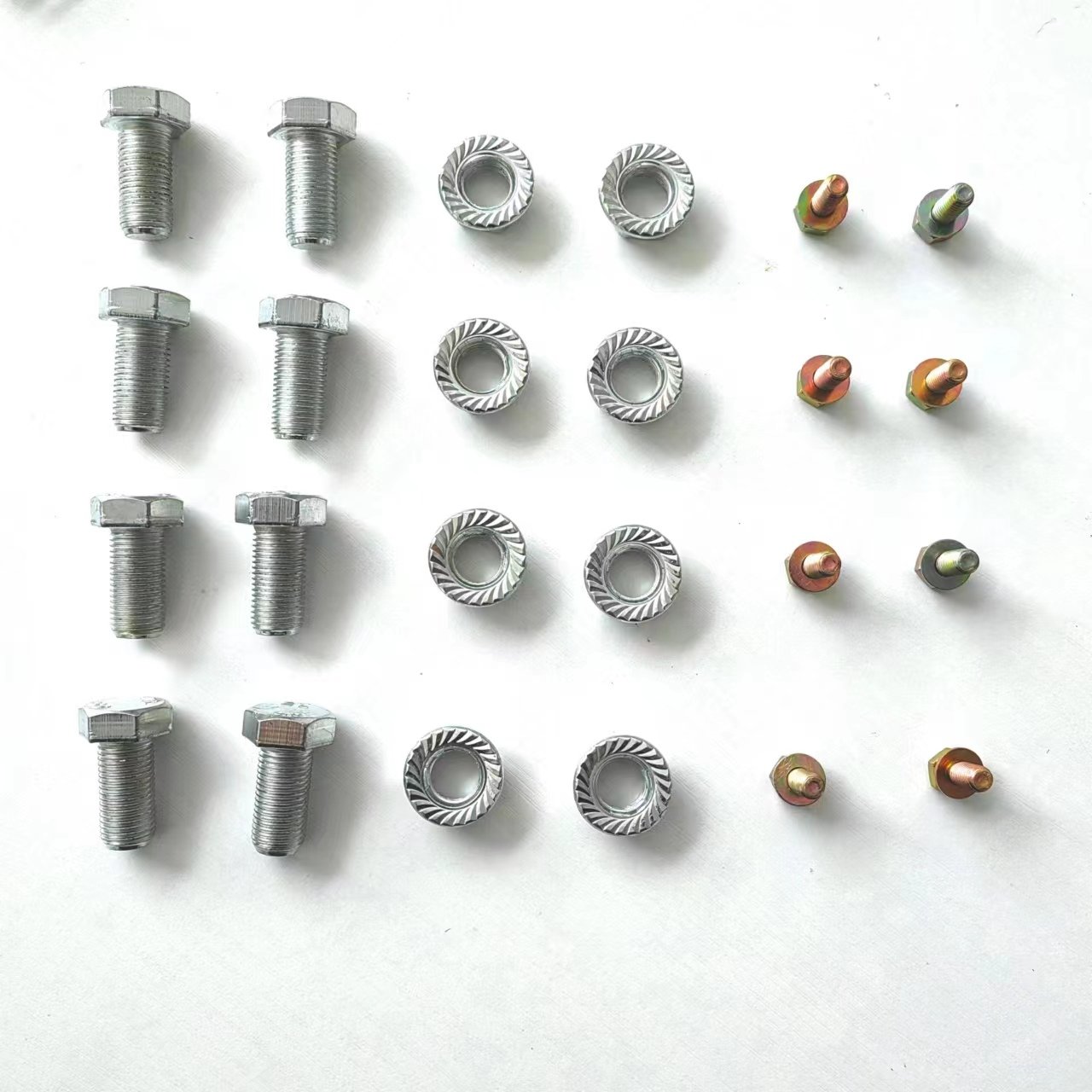China Manufacturer Direct Wholesale Car Rear Automotive Brake Repair Kit for Prado