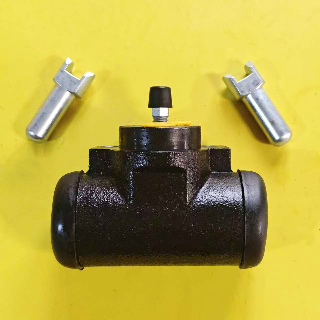 4.5T Forklift Brake Caliper Spare Parts Forklift Accessories Brake Wheel Cylinder For Heli/A30-A35 Forklift