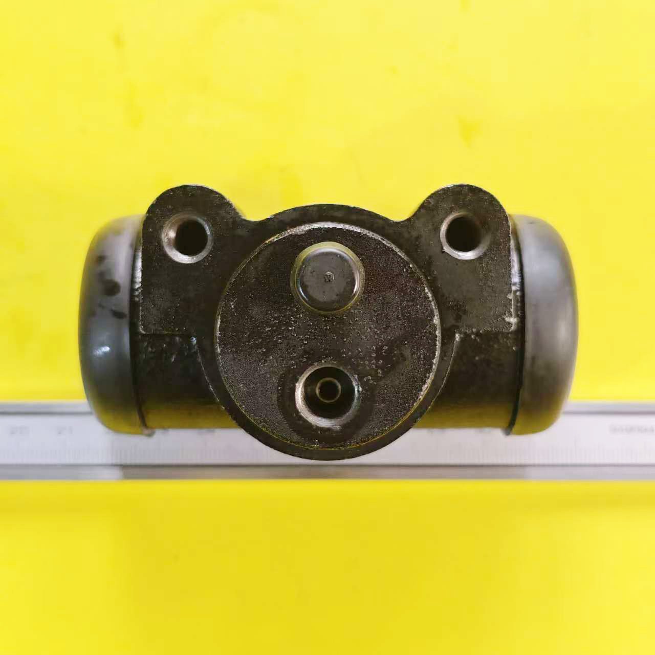 4.5T Forklift Brake Caliper Spare Parts Forklift Accessories Brake Wheel Cylinder For Heli/A30-A35 Forklift