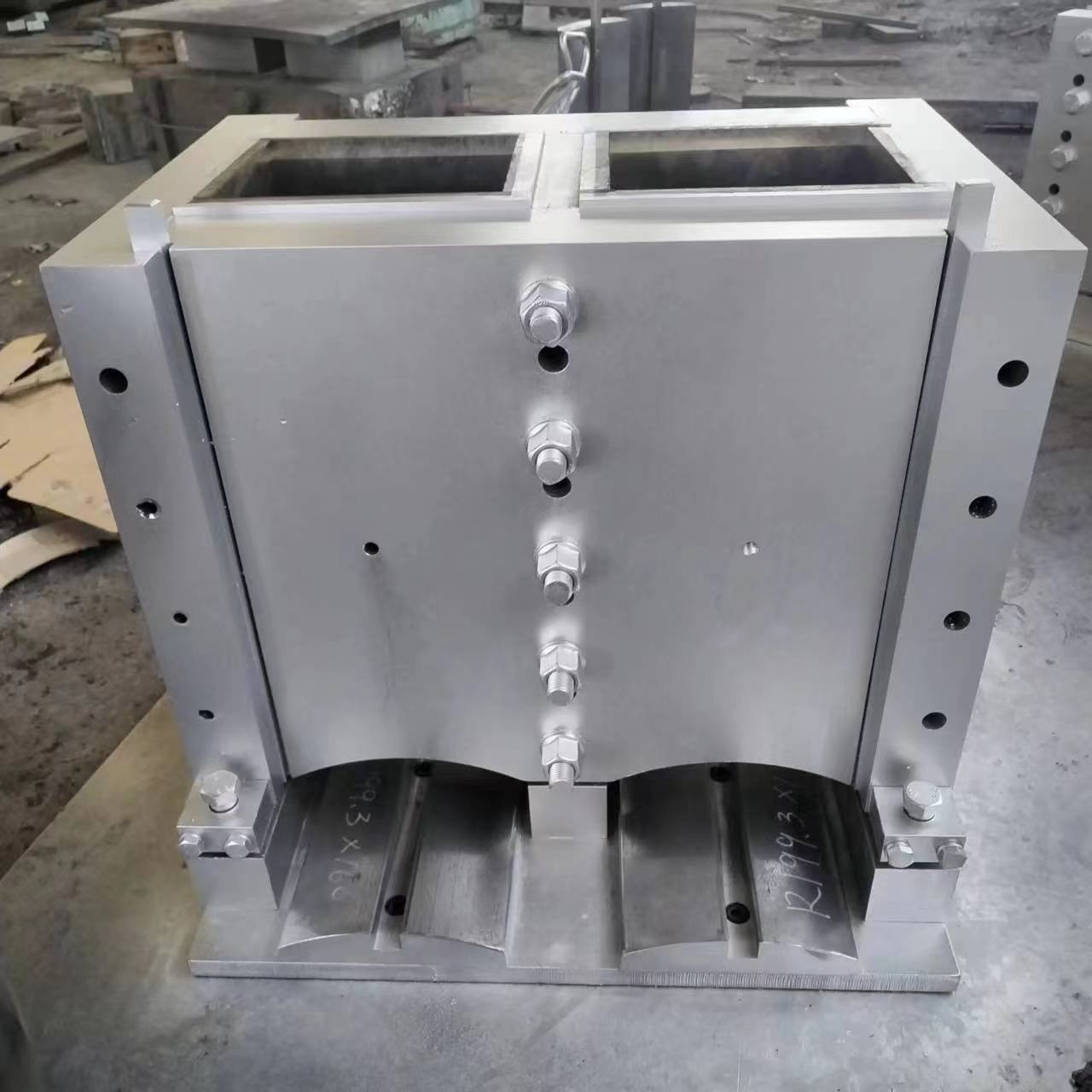 Customized Two Chamber Cylinder Mold Drum Brake Pad Mold Set