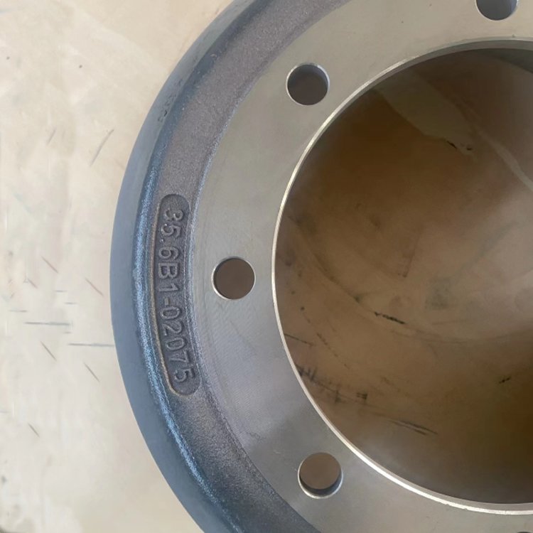 Chinese Brake Drum Factory Produces 35.6B1-02075 for Dongfeng Dena Rear Brake Drum 35.6B1-02075 for Dongfeng Tianjin 145 Rear