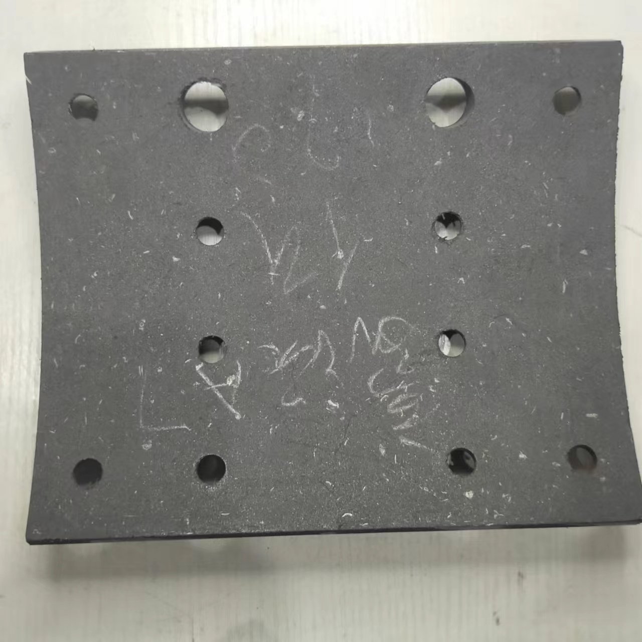 Sinotruck Howo High Quality New Rear Brake Lining WVA 9231342068 14 Holes Factory Direct Sales for Truck Brake Systems