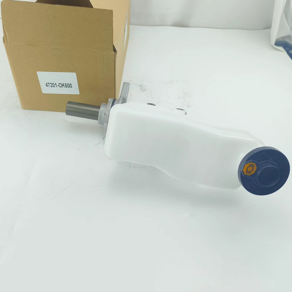 High Quality Auto Parts Braking System Brake Master Cylinder 47201-0K600 47201-0K610 for Toyota Fortuner Hilux