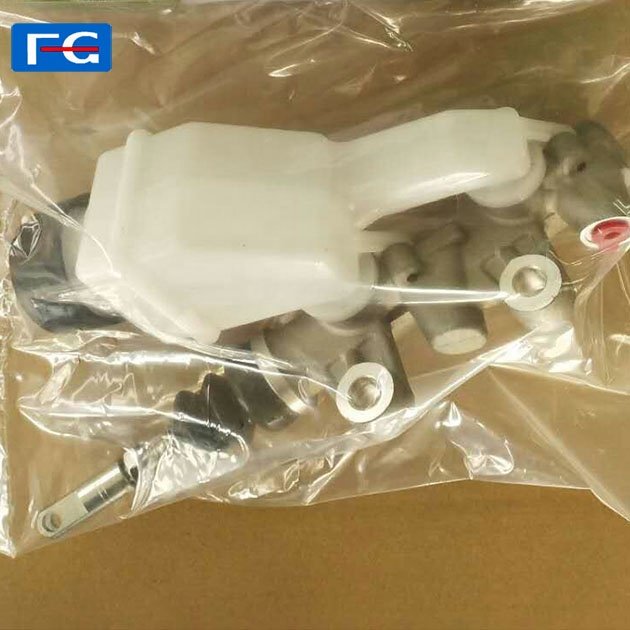 Factory Price Tricycle Parts Brake Master Cylinder and Brake Pump