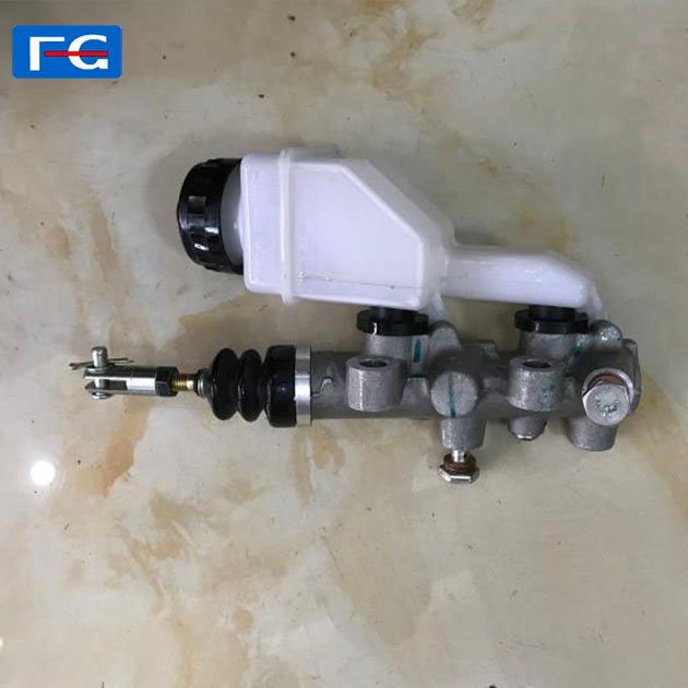 Factory Price Tricycle Parts Brake Master Cylinder and Brake Pump