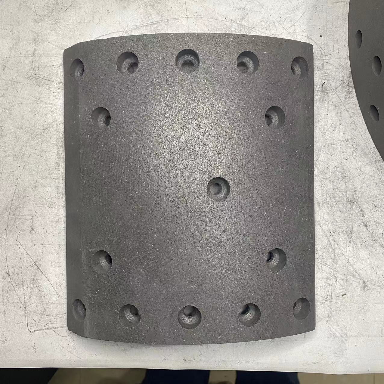 Factory Direct Sales Standard Asbestos-Free Drum Brake Lining 47115-409 for Isuzu Truck Brake Systems
