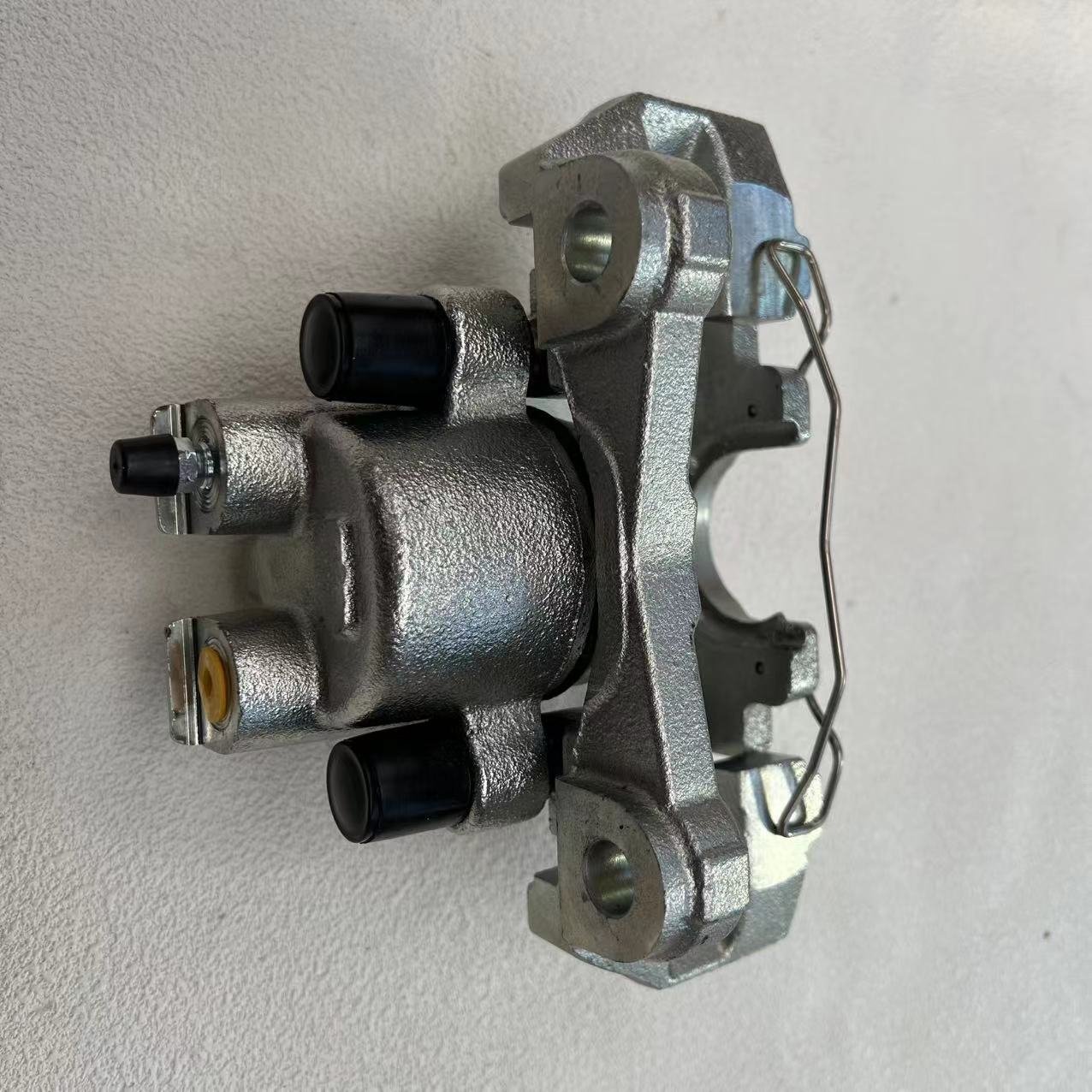 Rear Left Brake Caliper for 1999-2004 Jeep Grand Cherokee 2000 2001 Raybestos 05011975AB
