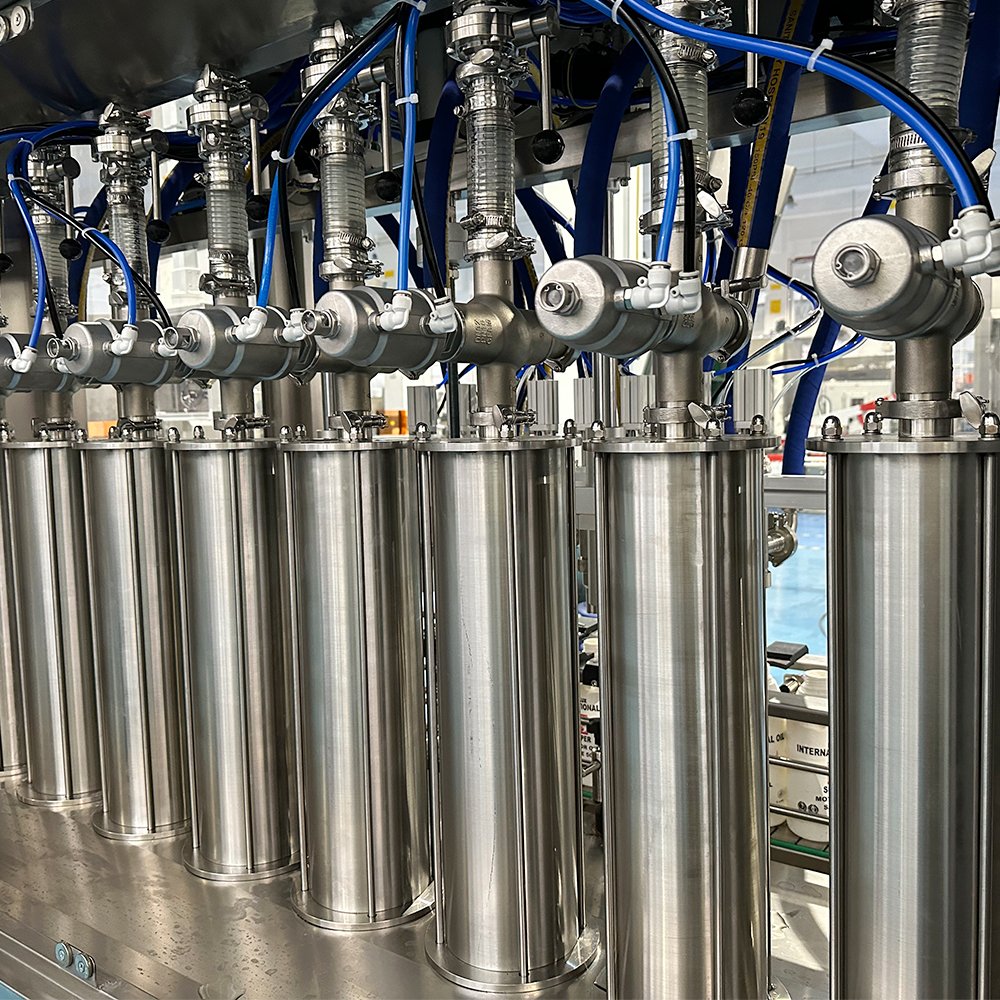 High-Quality Automatic Liquid Filling Machine Lubricating Oil Filling Machine Manufacturer