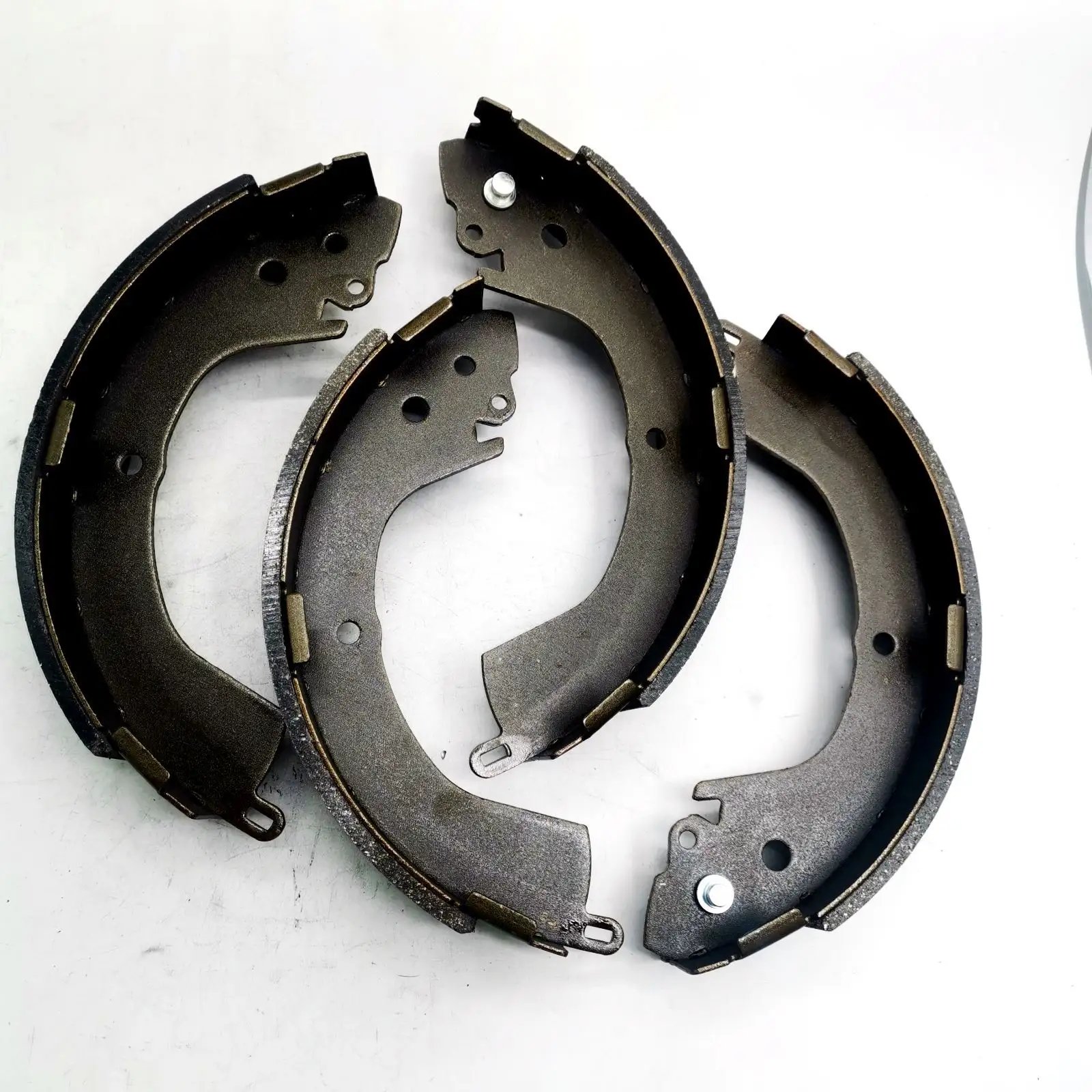 K6718 MB618782 Auto Brake System Brake Shoes for Mitsubishi