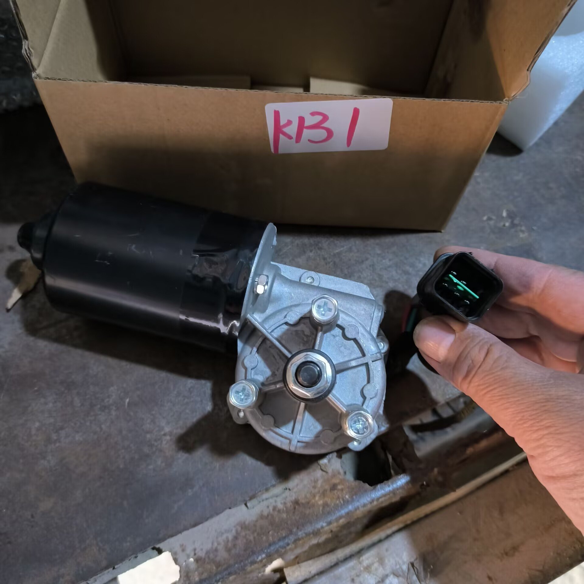 FRONT LEFT WING GREAT WALL VOLEEX C30 8403101-J08