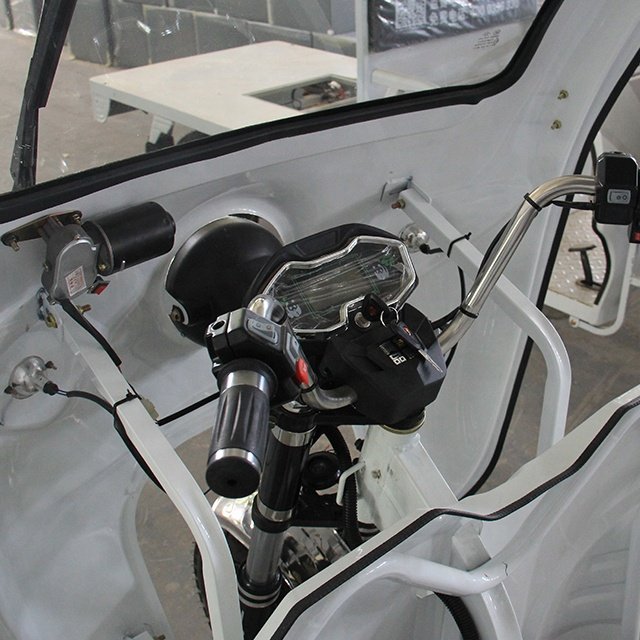 Gasoline Three Wheel Cargo Motorcycles Tricycle Super Design Gasoline Tricycle Petrol Diesel Car With Cooling System