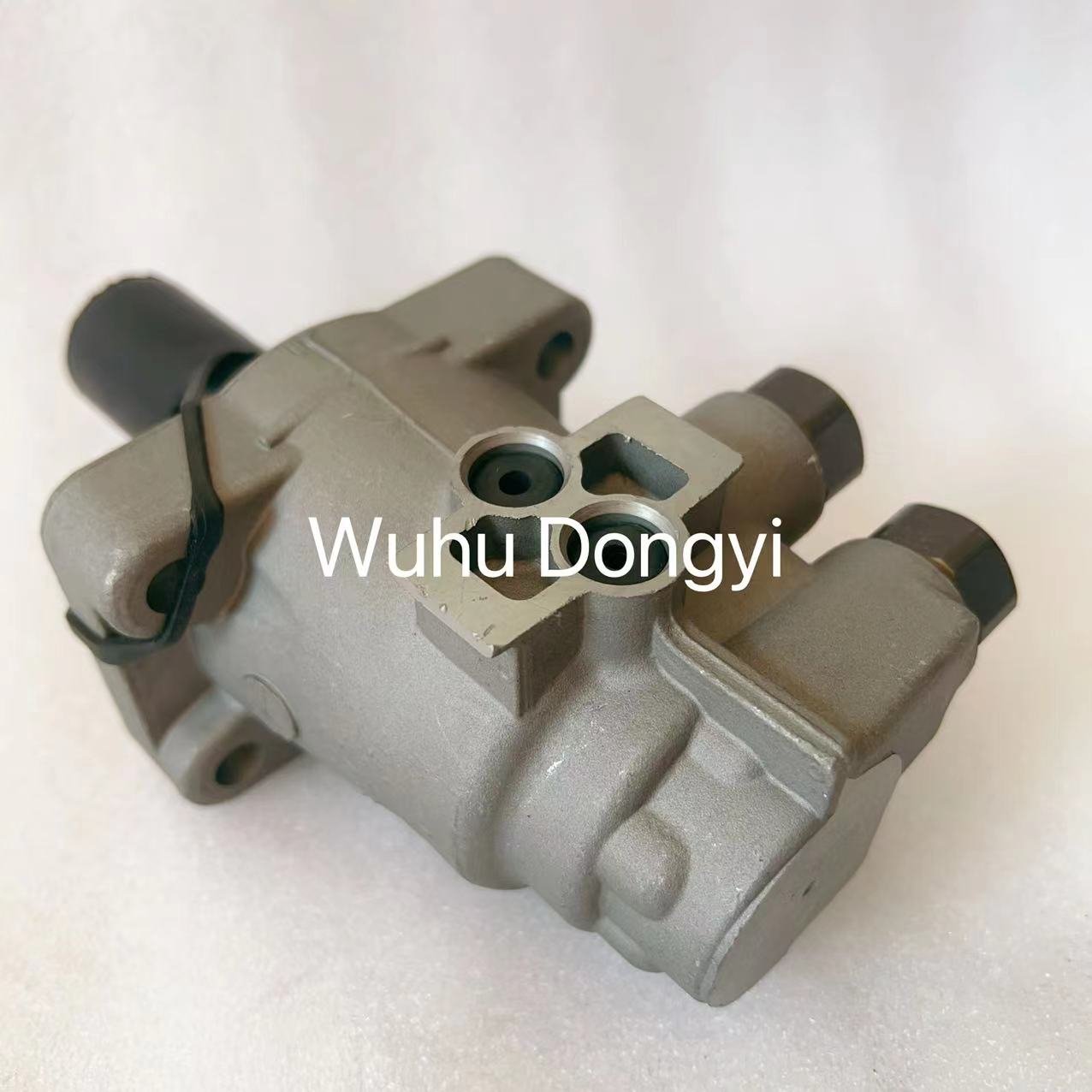 BRAKE MASTER CYLINDER 47207-37070
