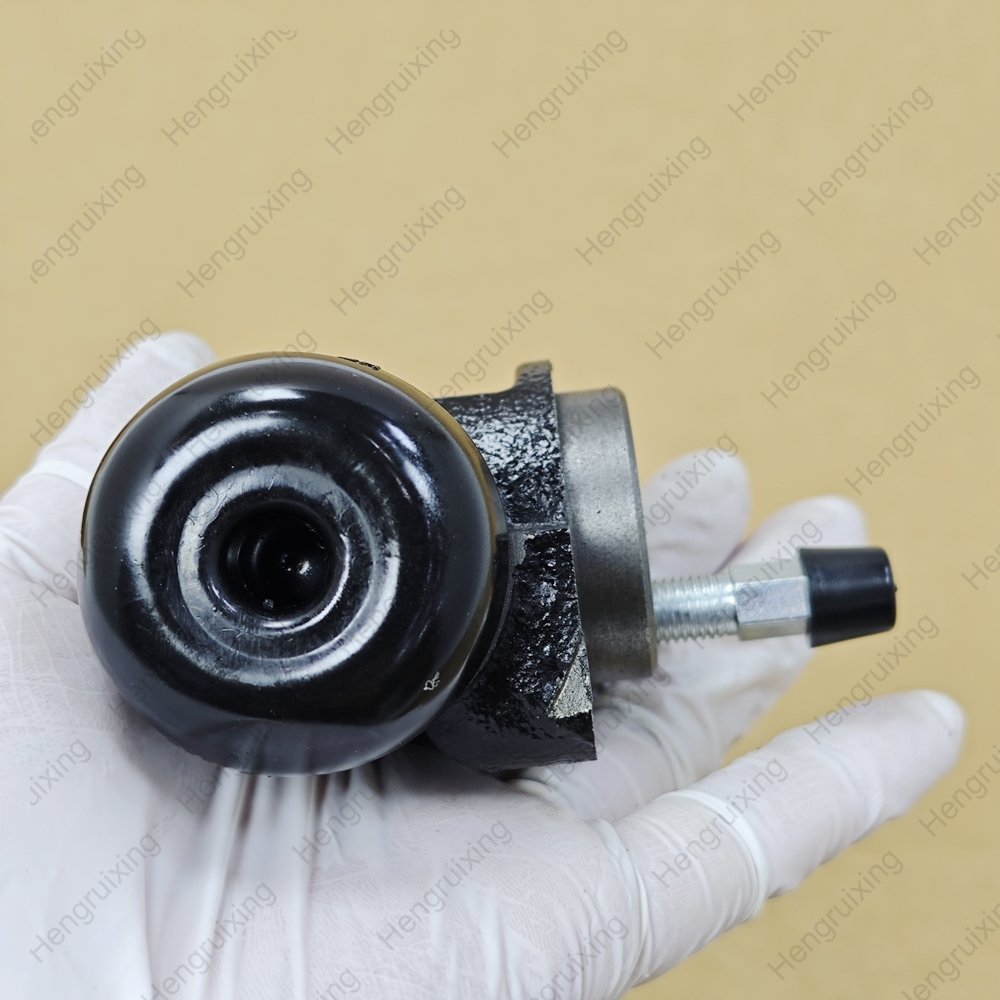 Factory Priced Brake Cylinder Master 827552 Essential Machinery Engine Parts
