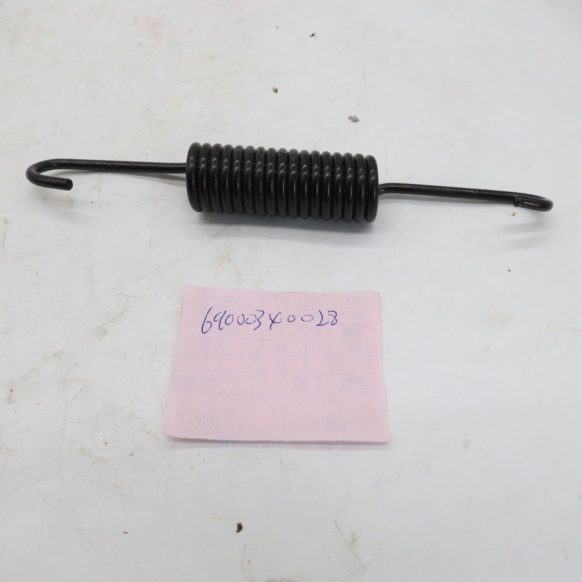 Top Quality Truck Spare Parts Brake Shoe Tension Spring 69000340028