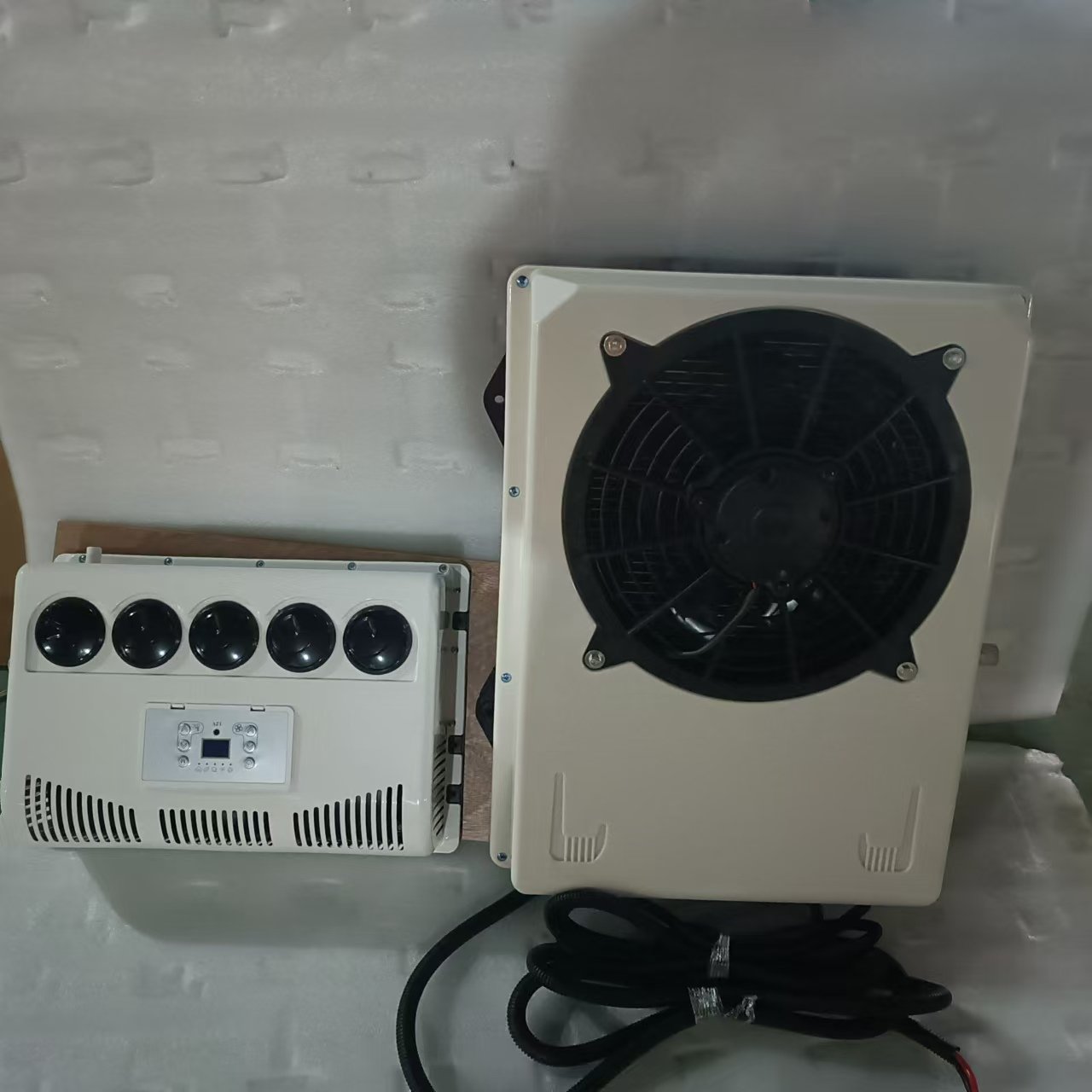 China Portable Car air Conditioner Cooling Fan Mini 12v Truck Overhead air Conditioner 24v Camping air Conditioner