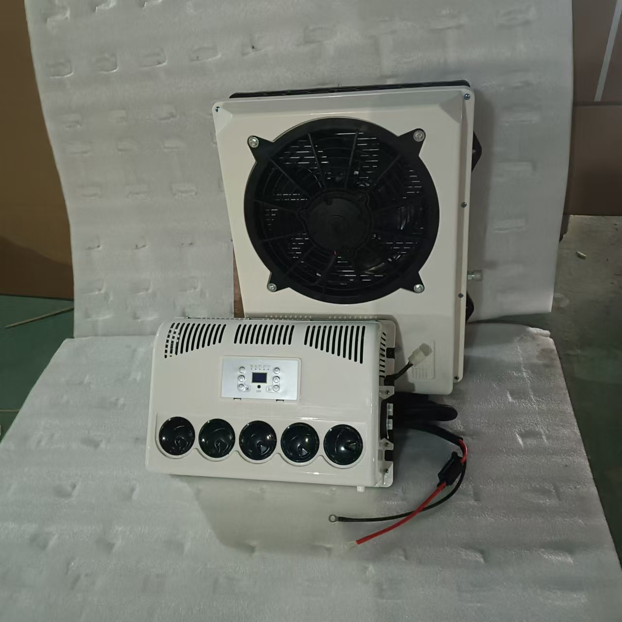 China Portable Car air Conditioner Cooling Fan Mini 12v Truck Overhead air Conditioner 24v Camping air Conditioner