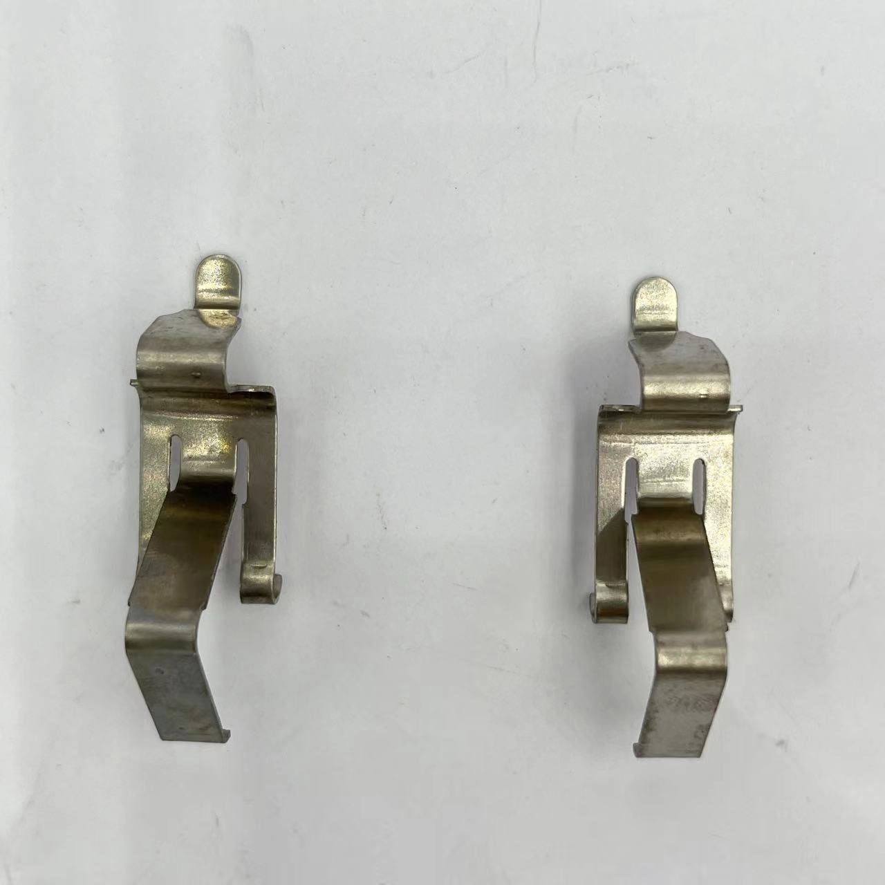 D138 Stainless Material Manufacturer Auto Parts Front Brake Pad Accessory Brake Pad Clip 01155444