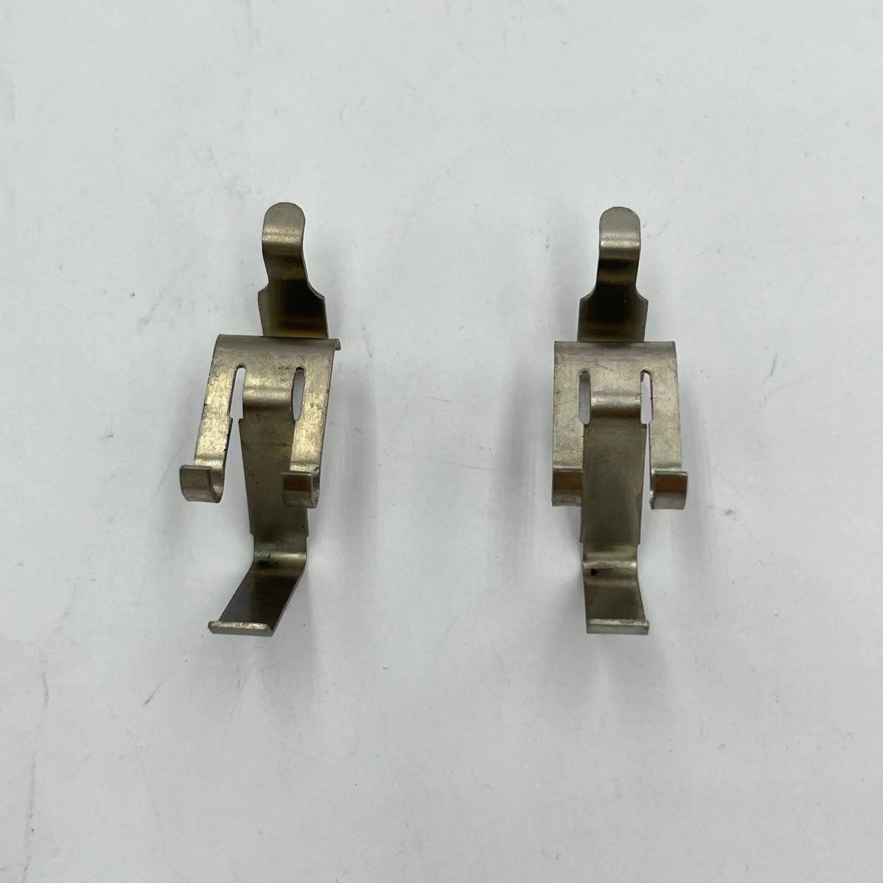 D138 Stainless Material Manufacturer Auto Parts Front Brake Pad Accessory Brake Pad Clip 01155444