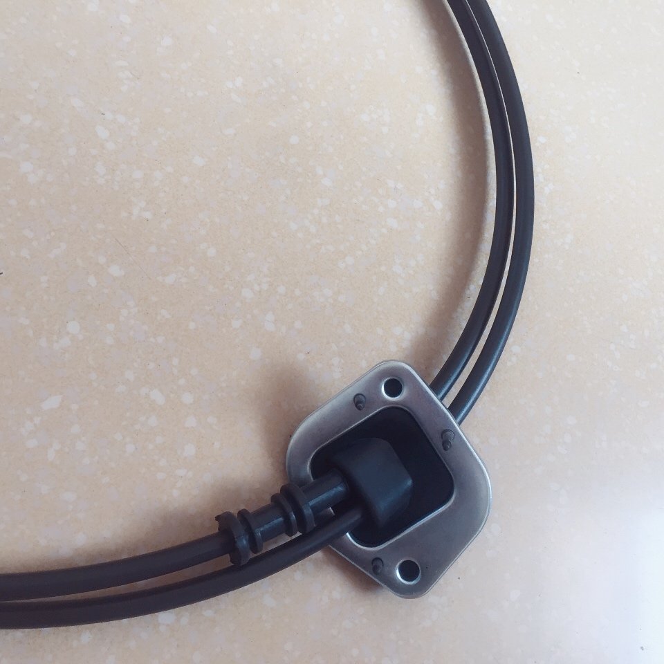 Rear Right Hand Brake Cable for Japanese Car OEM MN102417