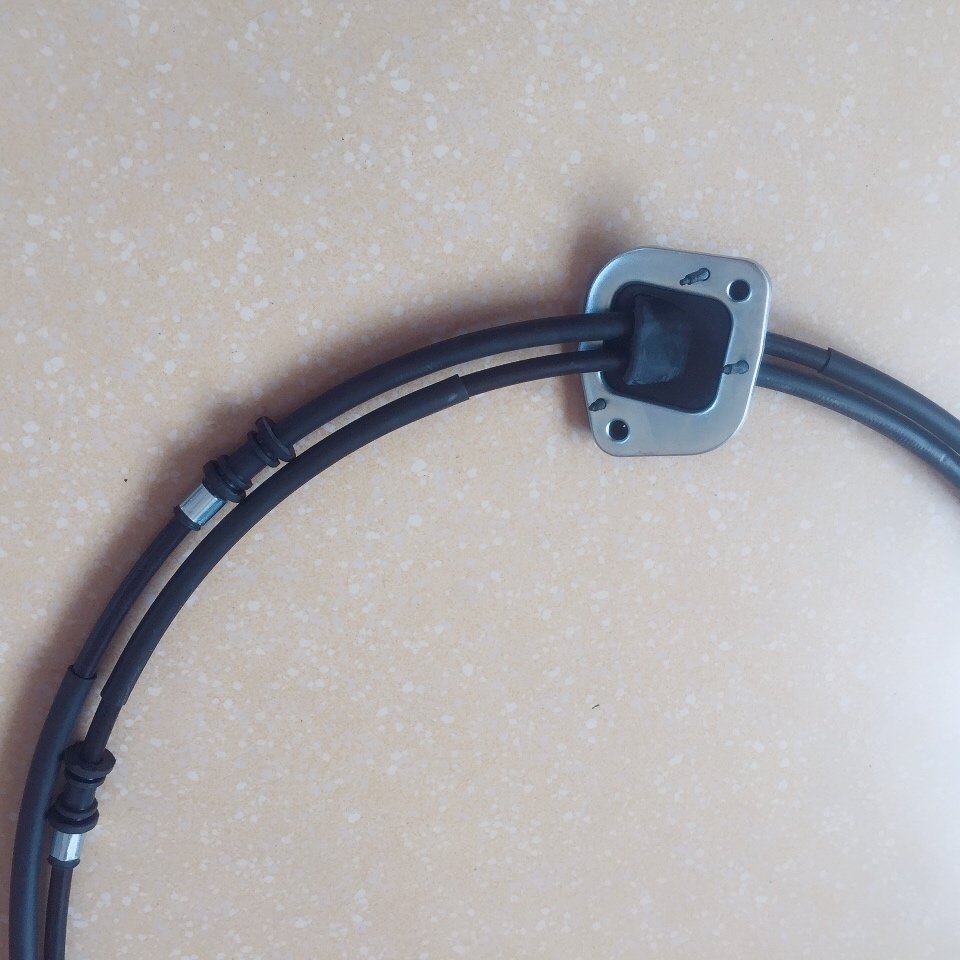 Rear Right Hand Brake Cable for Japanese Car OEM MN102417
