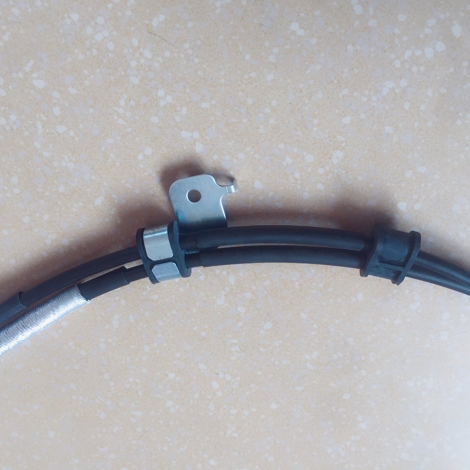 Rear Right Hand Brake Cable for Japanese Car OEM MN102417