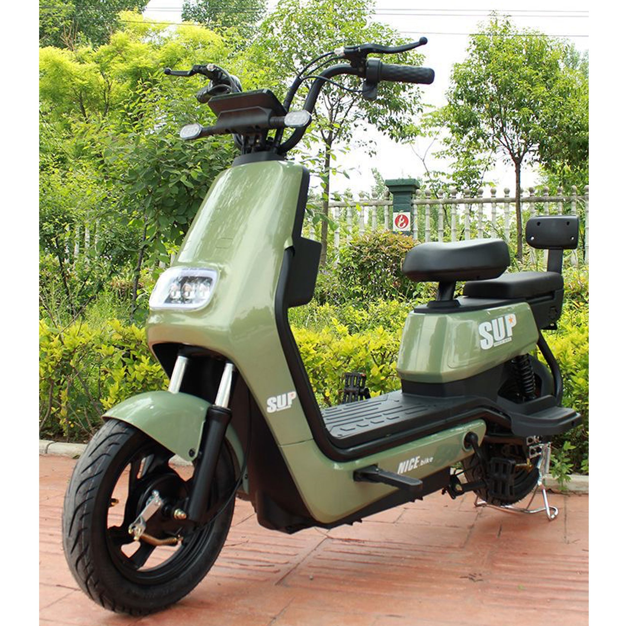 Factory Wholesale 2 Wheels City E-Scooter 1000W 60V 72V Digital Display Hydraulic Front Fork Front Hydraulic Big Disc Brake