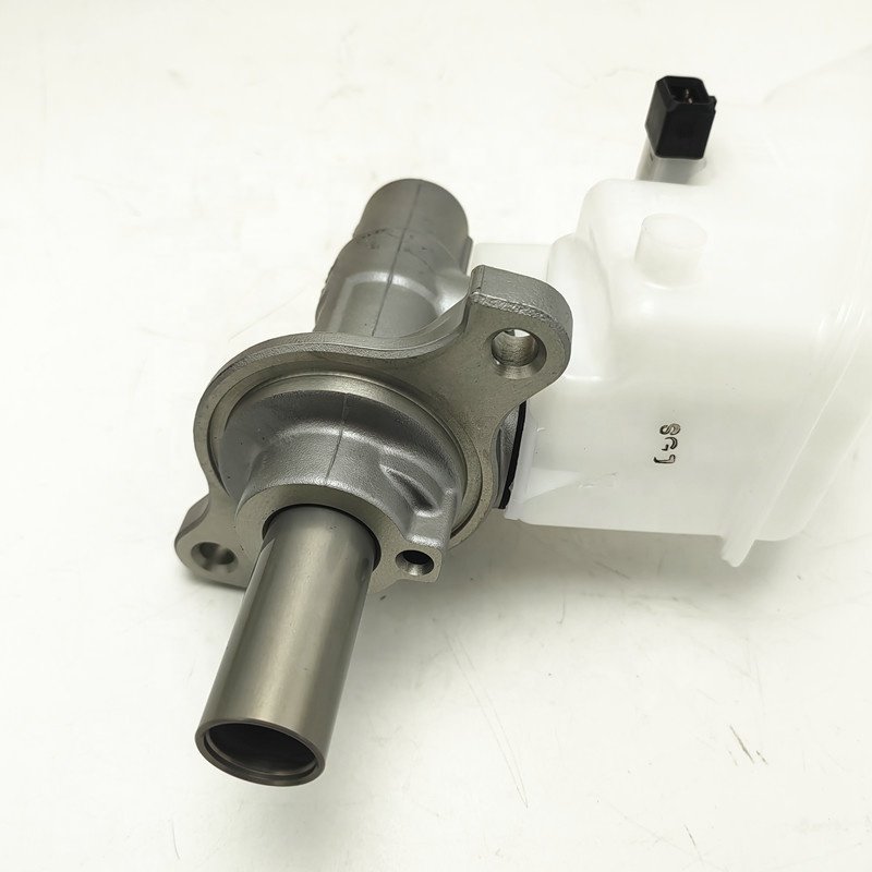 Wholesale High-quality Brake Master Cylinder Suitable for Hyundai Santafe Kia SORENTO 585102W800 585102P300 585102P800