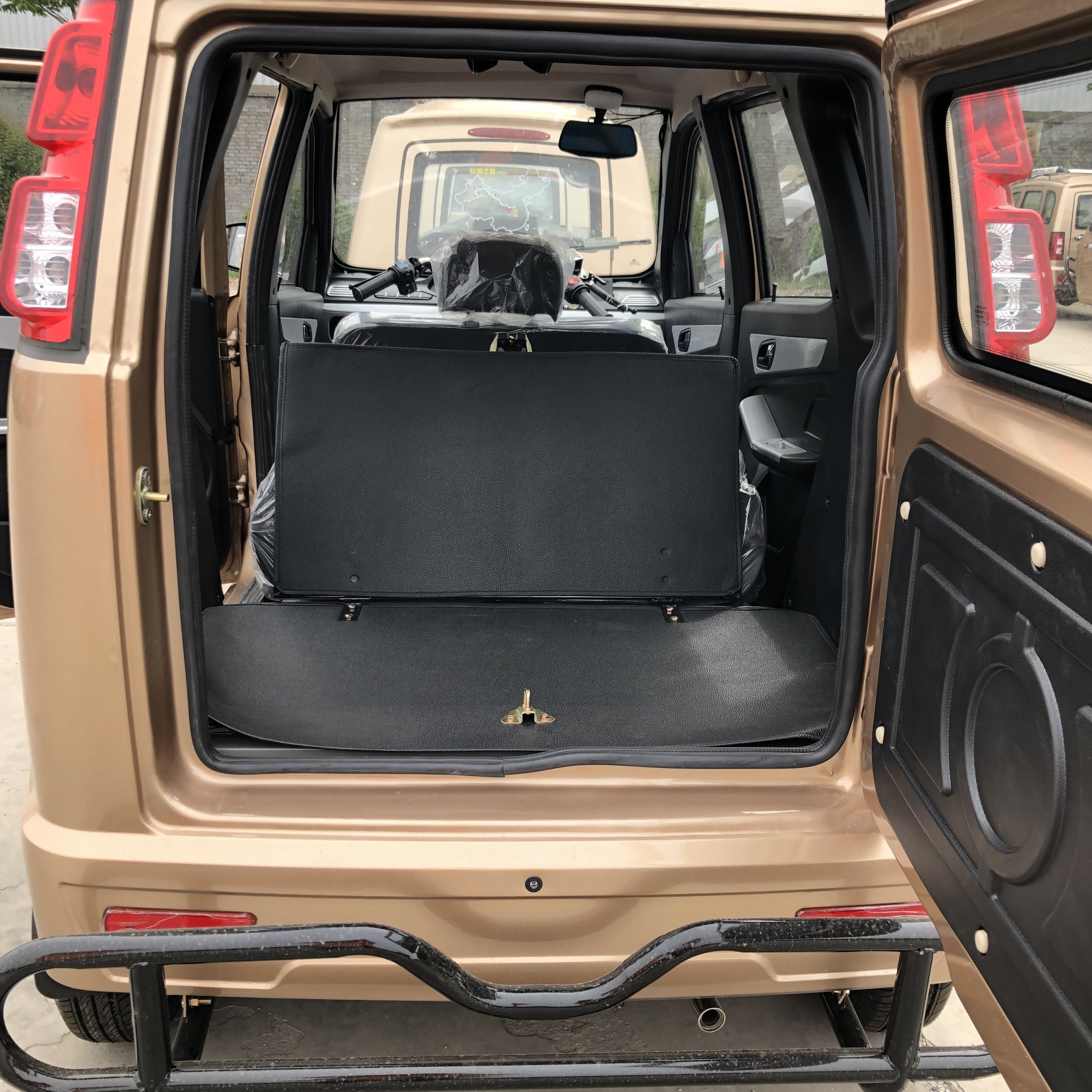 Yaolon ISO CCC Certification Motorized Driving Type Passenger Tricycle Petrol Type Gasoline.