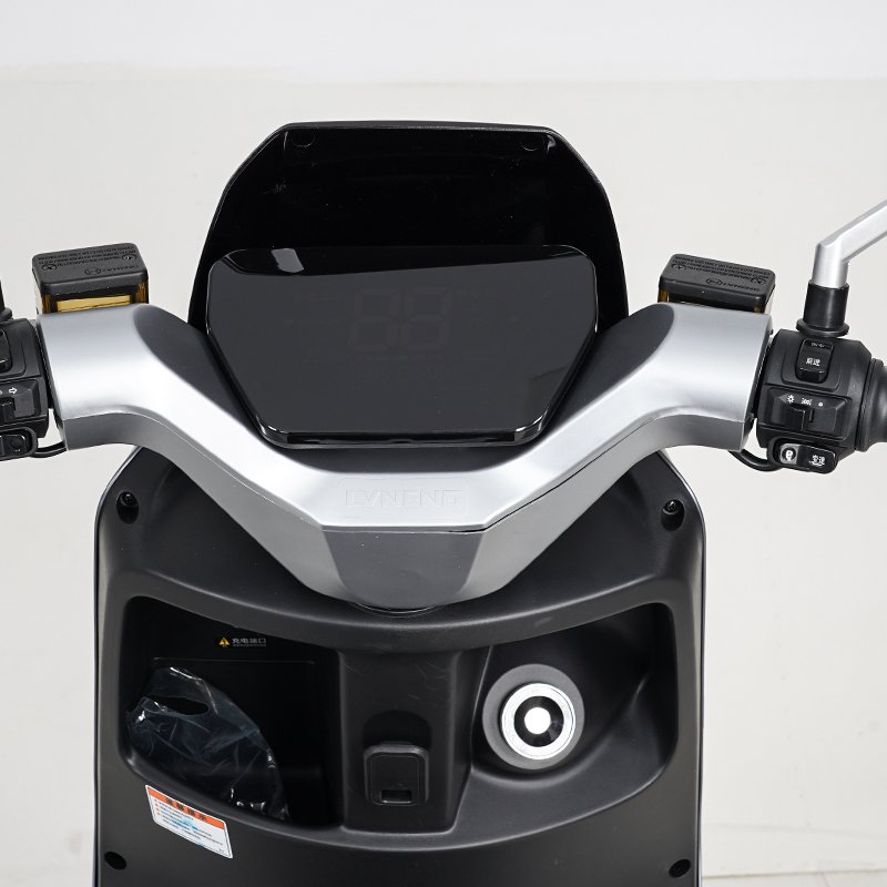 LVNENG Factory Manufactured FENGSHUO Self-designed Scooter Adult Fashion Premium Electric Moped Motorcycle with App Bluetooth