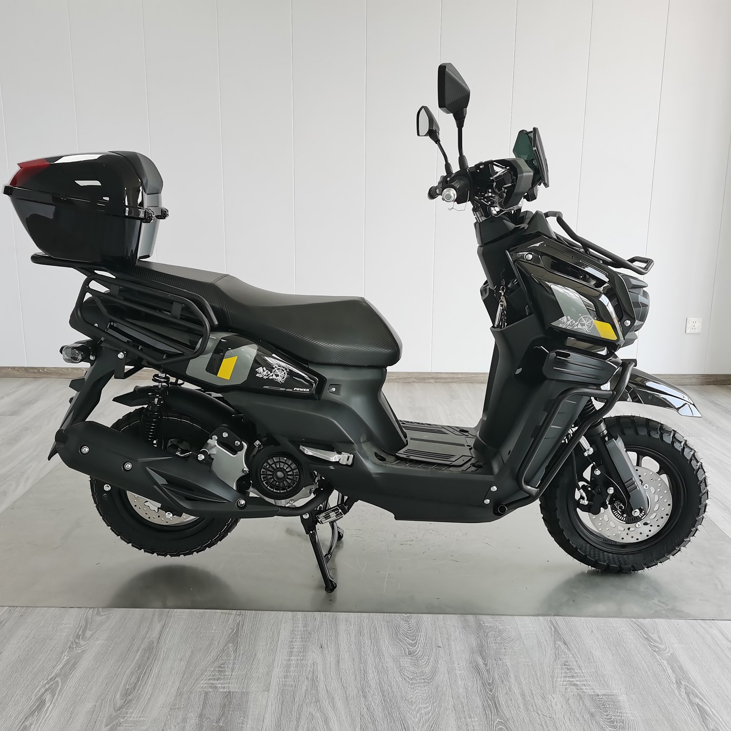 125cc & 150cc Gas Scooters with 4 Stroke Engine CDI Ignition Disc & Drum Brake for Iraq & Africa Market
