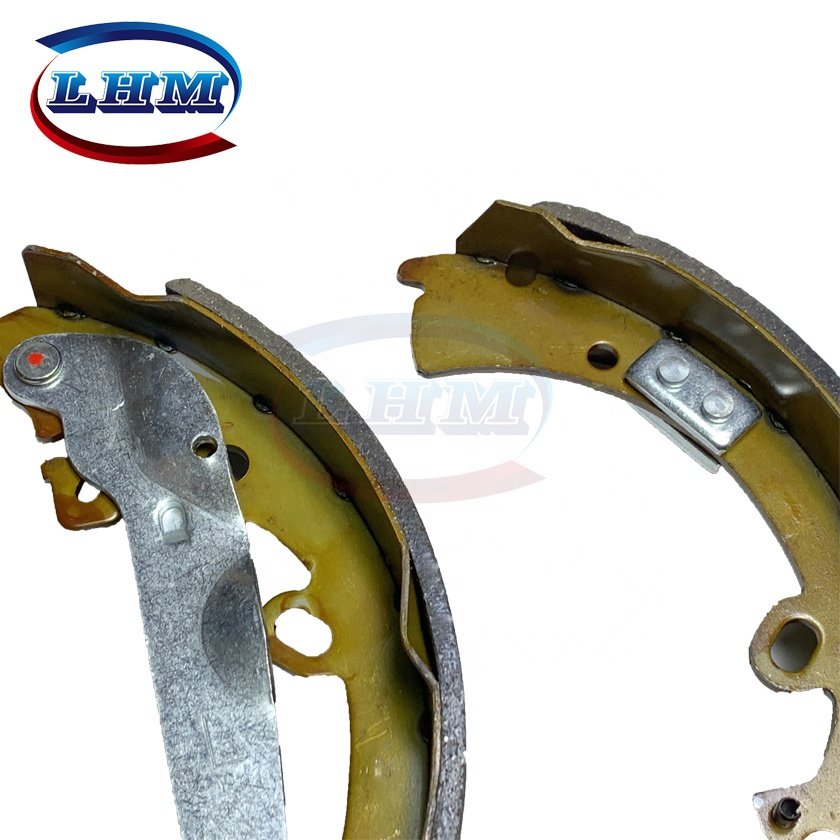 Factory Best Price Brake Shoe Set 04495-0K120 Shoe Kit for Hilux 4WD KUN15 KUN25 04495-0K070