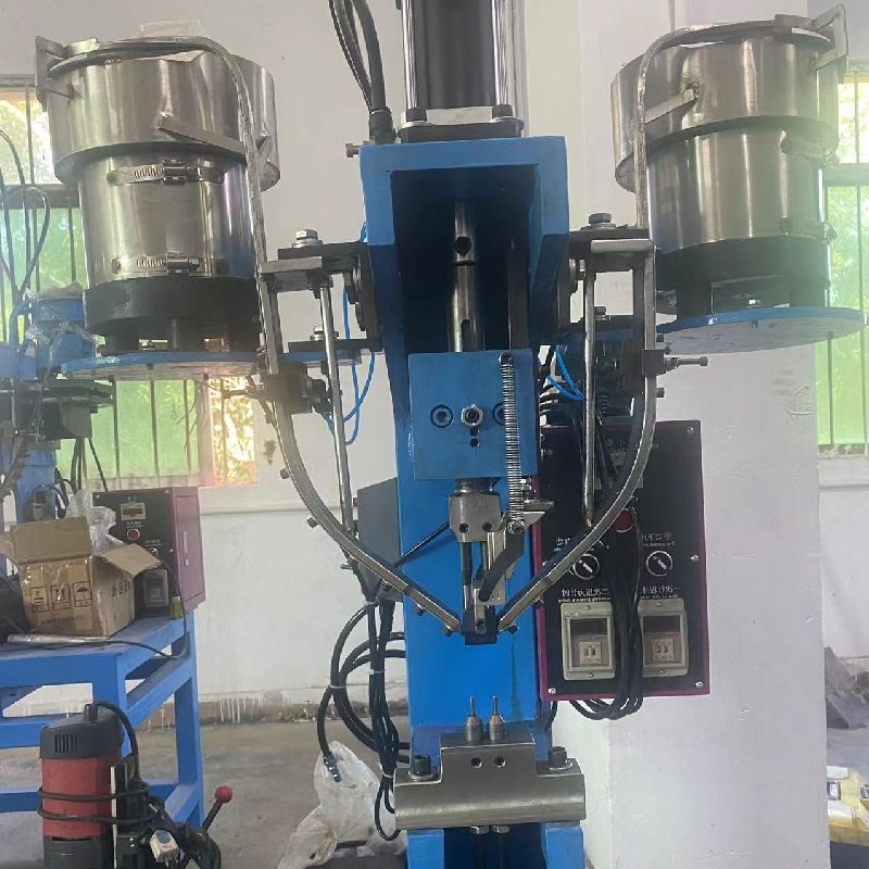 Automatic Feed Snap Button Riveting Machine for Brake Lining Shoe Children's Toys Stamping Rivet Parts