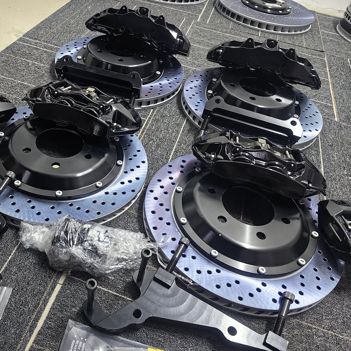 Lightweight Brake Components GT8 8 Piston Brake Caliper & 4 Caliper Electronic Parking for 18-inch Wheel Brake Upgrade