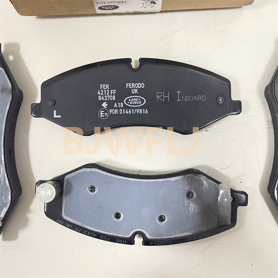 Front Brake Pads LR134700 LR051626 for Land Rover Range Sport 14-15 Compatible with Range 13-15