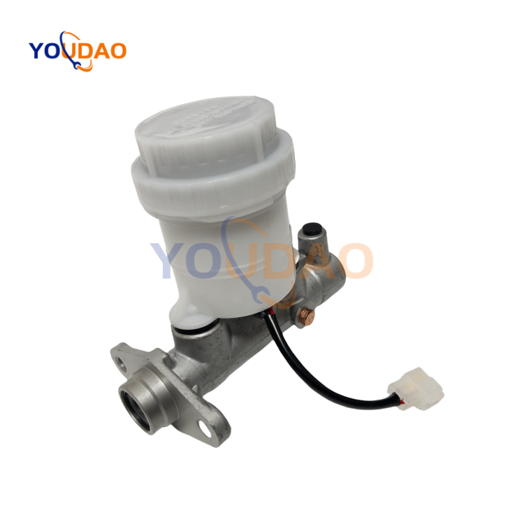 MB618717 MB699830 Competitive Price High Performance Auto Spare Parts Car Brake Master Cylinder for 6G72