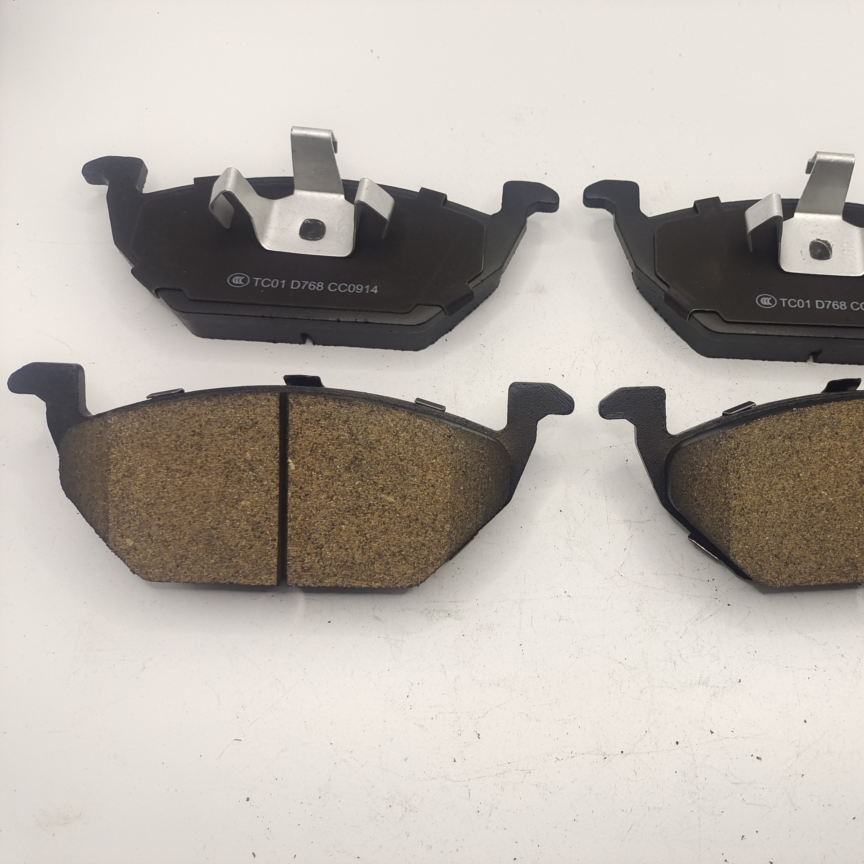 SURTUR New Front Brake Pad D768 Ceramic Brake Pad for Volkswagen POLO VOLKSWAGEN Golf