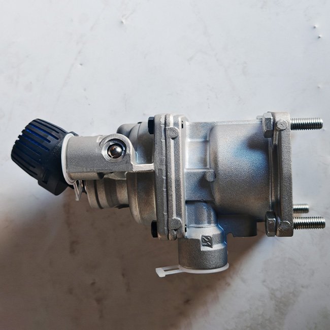 The Original WABCO4613152660 Van Brake Master Cylinder Foot Brake Valve Jinlong Jinlv Yutongs an Kai