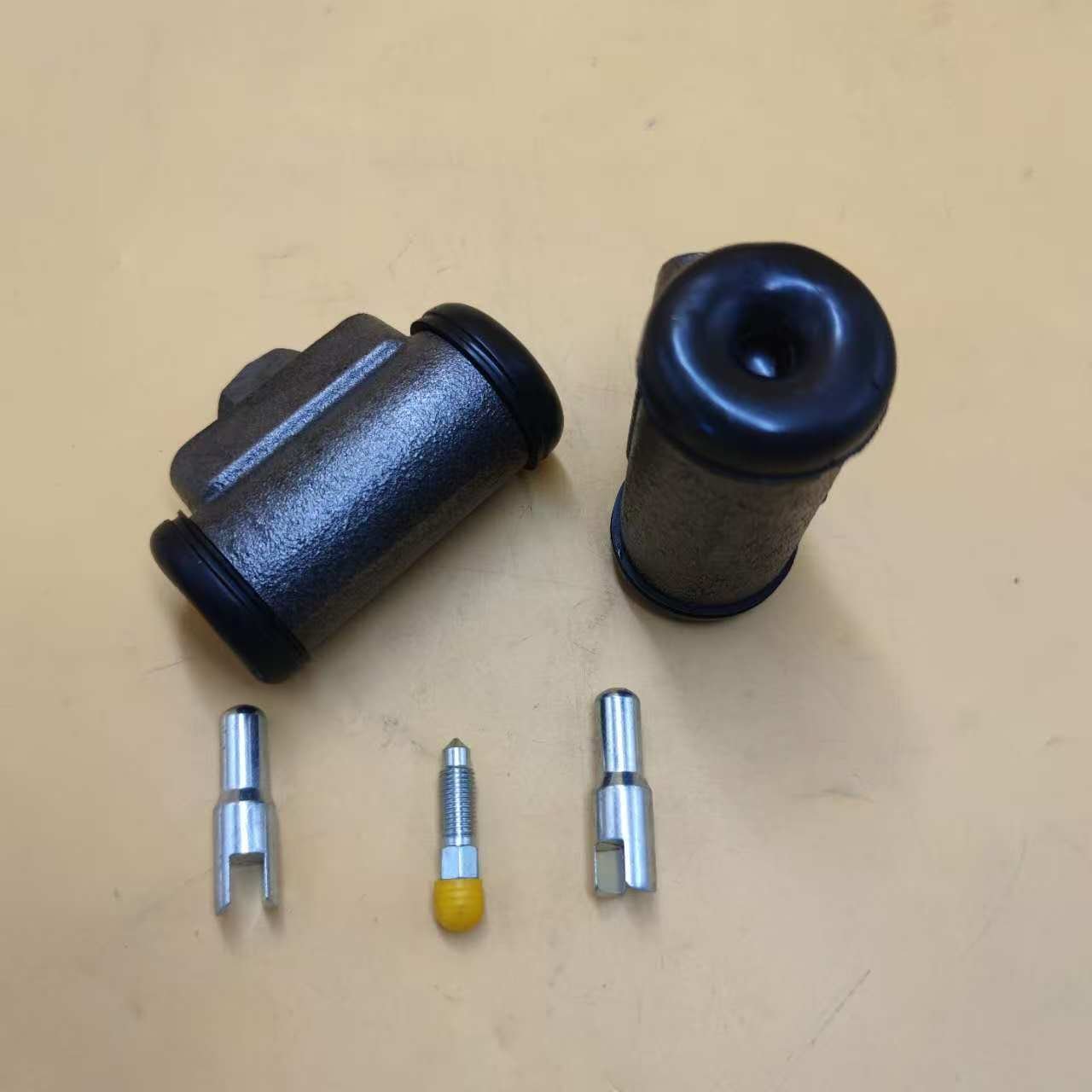 High-quality Forklift Parts New 22673-72031 72041 Brake Wheel Cylinder with Ball Bearing Metal Material