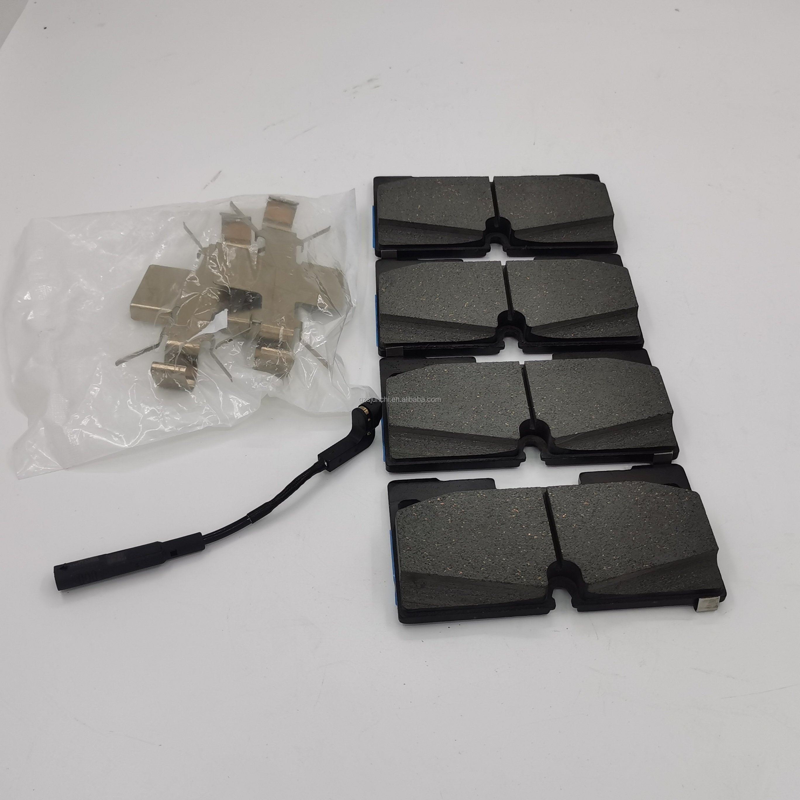 Auto Spare Parts Front Disc Brake Pad Set 84847749 85524066 D2173CH 84519591 1711255 171-1255 For Cadillac Escalade
