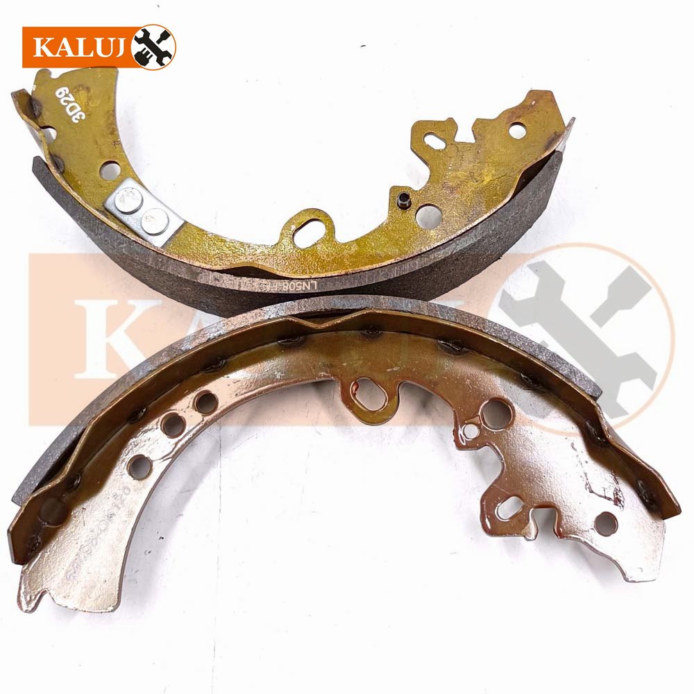 04495-0K120 Car Chassis Brake Shoe Set Rear Axle for Toyota HILUX VII Pickup/HILUX VIII Platform/Chassis