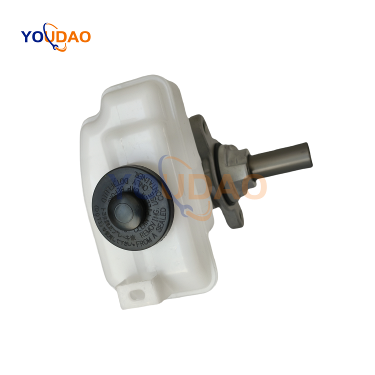 12MM 4720126830 RHD 1KD 2TR Engine Hot Selling Wholesale Auto Parts Brake Master Cylinder 47201-26830