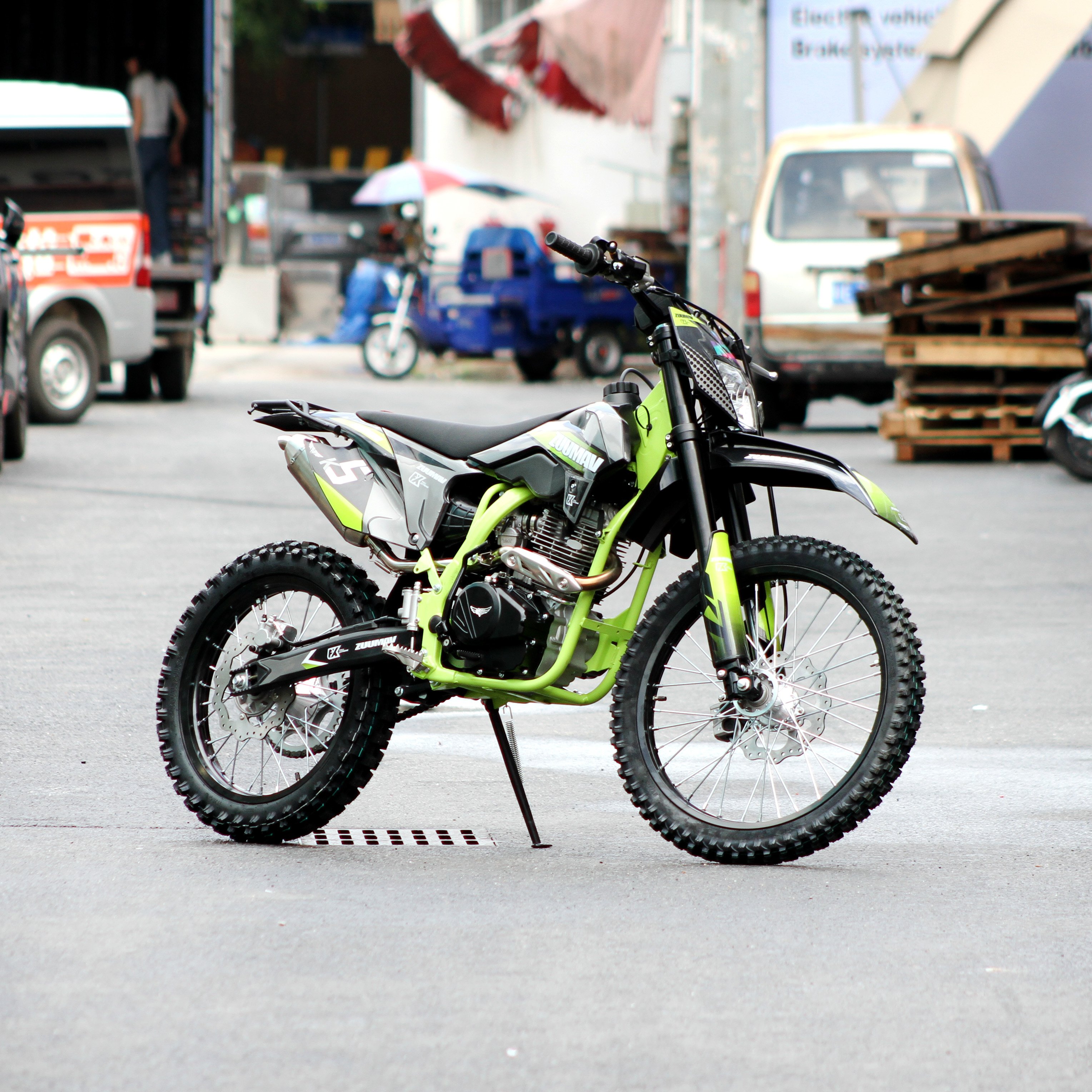 Hot Sales 250cc Moto Electric/Gas Dirt Bike for Adult Quality 150cc 4 Stroke Engine New Condition Chain Drive Disc Brake (F/R)