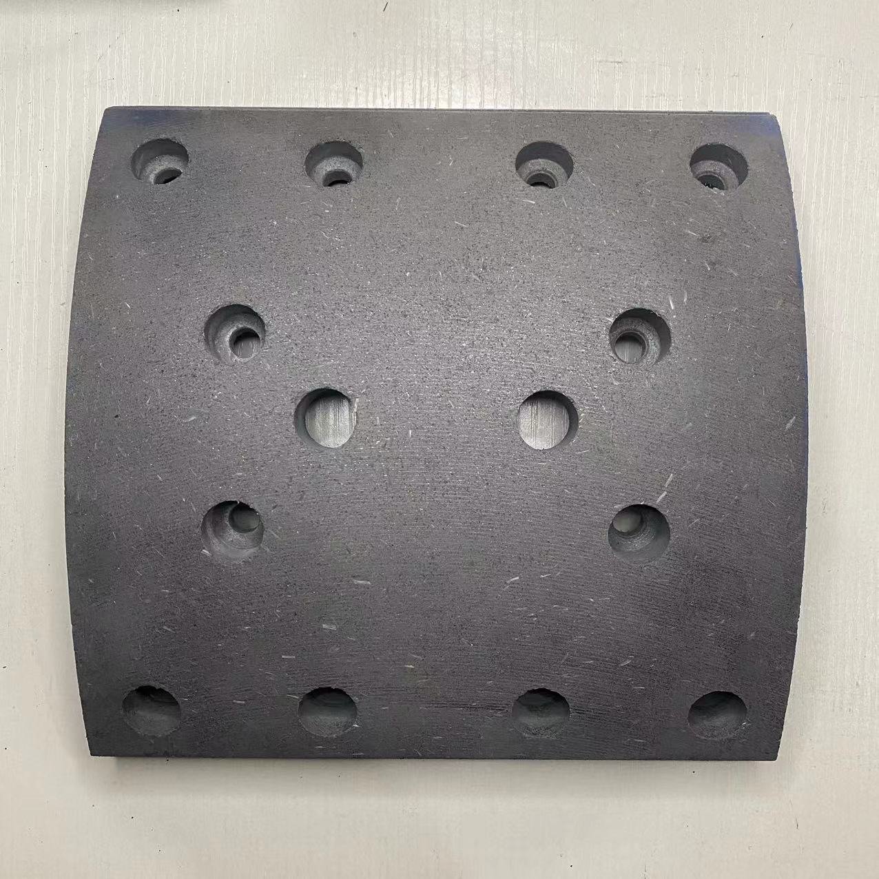Ceramic Material Brake Lining WVA 19555 19556 19714 19715 RW/28/1/2 for Iveco Truck Meritor Rockwell Drum