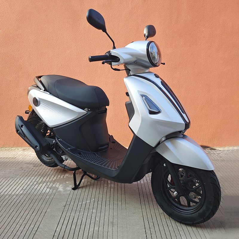 EC Certified 50 & 125cc Gasoline Scooter Powerful Road Moped with Front Disc Brake and 65km/h Max Speed ECU Ignition