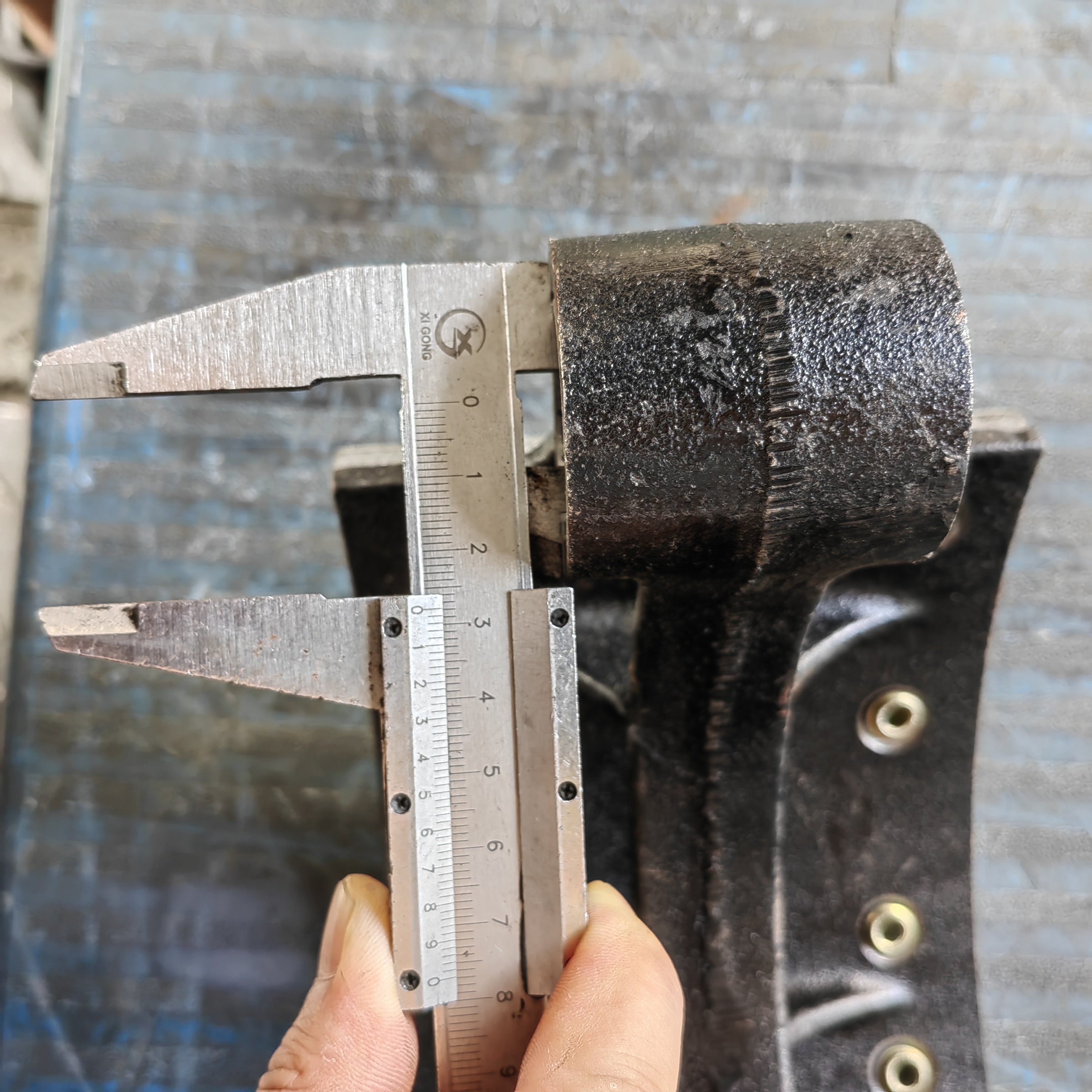High Quality 12 Holes Brake Shoes for China JAC Heavy Duty Truck Foton Light Truck Chaolong Yutong Zhongtong Jinlong Bus